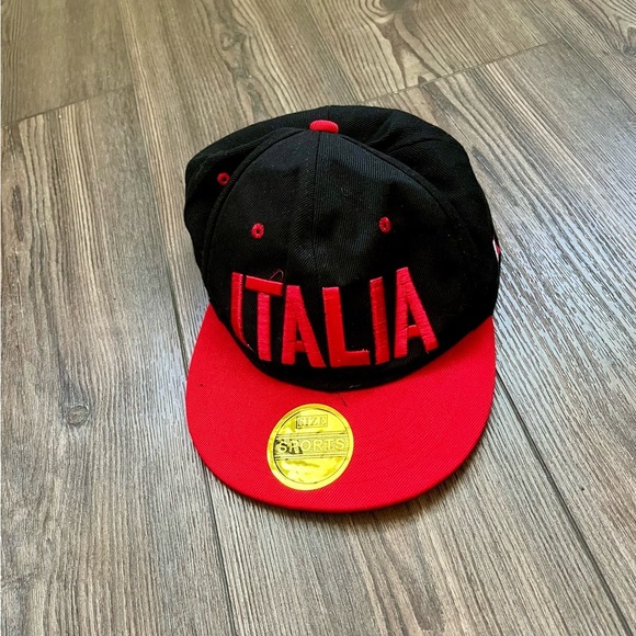 Black and Red Italia Cap - Picture 6 of 9